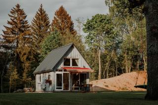 Wolf Cottage - - 9