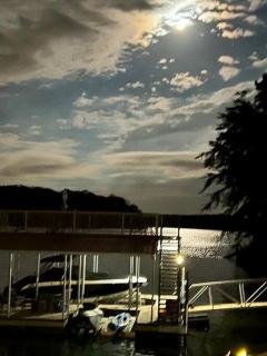 Luxurious Chalet over Margaritaville - Buford - 8