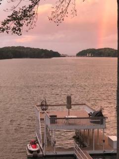 Luxurious Chalet over Margaritaville - Buford - 2