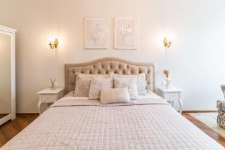 E. D. Angel Wing Apartment - 1