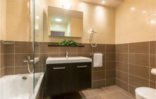 Lovely Apartment In Molunat - 8