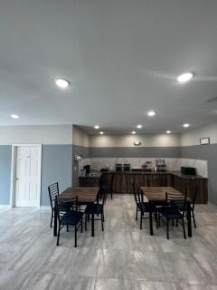 Captain Suites - Baytown - 1