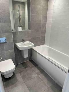 New Build 2 Bedroom Luxury Apartment, Jewellery Quarter Birmingham - Birmingham - 2