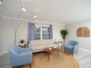 *The Governor's Mansion* Close to Downtown - 4