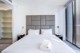 South Bank Central 1 bedroom apartment with Parking - 6