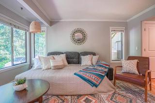 Sunlit contemporary Bellevue Home w a Lush Garden - Bellevue - 4