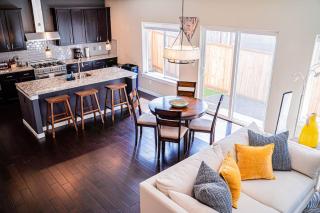 Kirkland Luxury Tranquil Retreat 7BR w Office - Kirkland - 0