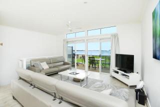 Wonderful Central Location Sea Views - Victor Harbor - 5