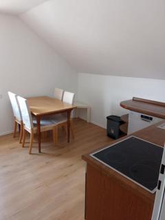 Ferienwohnung - Mitten in Lauf - 2 Zimmer, große Küche - 6