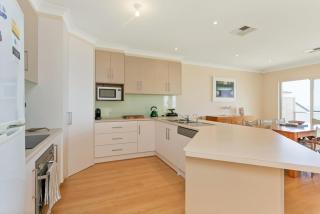 139 Seagull Ave - BYO Linen - Pets Negotiable - Wi-Fi - 5