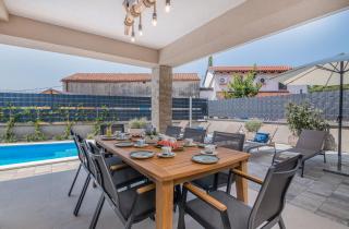 Villa with nice pool, luxuriously furnished, quiet area - by TRAVELER tourist agency Krk ID2389 - Žgaljić - 7
