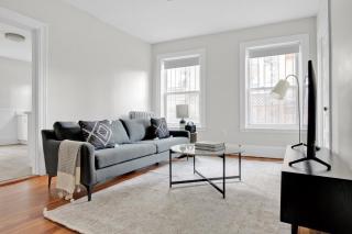 2BR in desirable quiet area nrgrocery T-stop BOS-538 - Brookline - 0