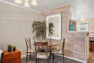 2 bed 2 and a half bath close to shopping restaurants and more - 4