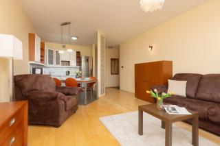 Spacious & Quiet 1 Bedroom Apartment in Pruszków by Noclegi Renters - 4