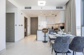 Fully Furnished I Lagoons View I District One - Dubai - 3