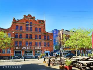 Admiral's Quarter Apartment 5 - 6