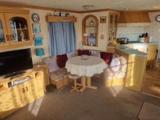 Tm8 6 BERTH 2 BEDROOM CARAVAN P - Chapel Saint Leonards - 7