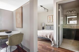 Lux Seaport Studio w Gym on Harbor BOS-501 - Boston - 3