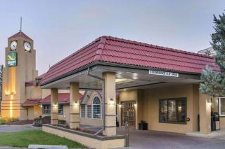 Flamingo Hotel - Medicine Hat - 6