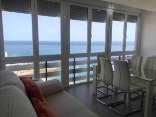PRIMERA LÍNEA DE PLAYA, LA ARENA A TUS PIES - Aguadulce - 0