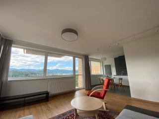 New flat with a mountain view, garage parking - Banská Bystrica - 9