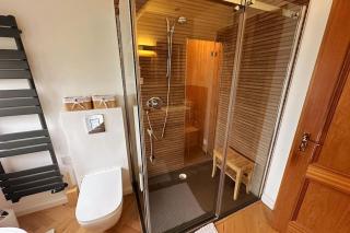 Dako Villa, Aberdeen Airport - 9