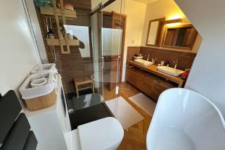 Dako Villa, Aberdeen Airport - 3
