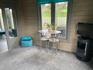 Daisy Cabin - 1