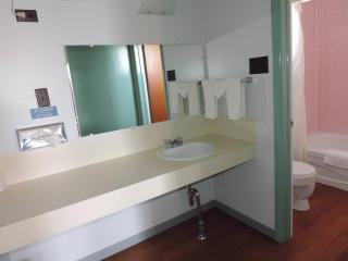 Travelodge by Wyndham Grand Falls - Grand Falls - 1