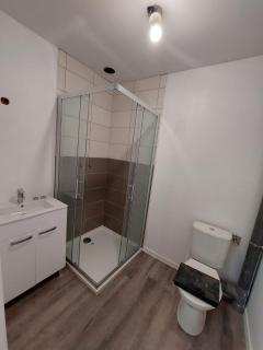 SER3 F2, 1 chambre cour Sweet Home 4 lits individuels - Saint-Étienne-du-Rouvray - 2