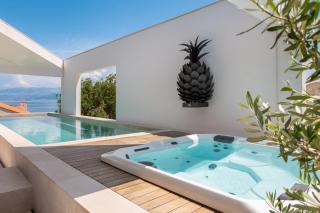 Stunning Luxury Villa Sandorin Private Seaside Oasis with Pool, Jacuzzi & Gym in Sutivan - Sutivan - 9