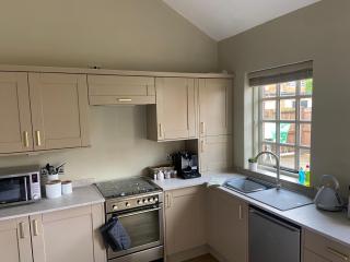Cosy small cottage in Wirral Merseyside with kitchen - - 6