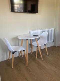 Cosy small cottage in Wirral Merseyside with kitchen - - 7