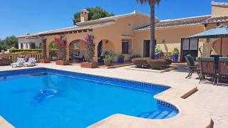 TOP RATED Luxury 4 Bed Villa - Beach Moments Away, Private Pool, Open Views - Jávea - 0