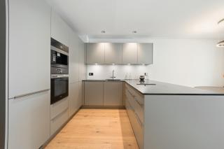 The R Apartment Zugerberg - EV Wallbox - Terrasse - Geroldswil - 1