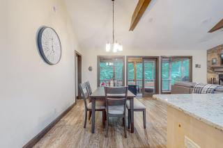 Creekside Getaway - 6