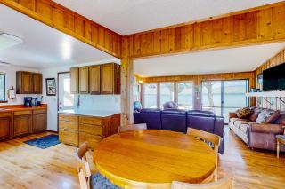 The Meadowlark Cabin - Big Arm - 2
