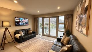 Remarkable Lakeview Two Bedroom Apartment - Queenstown - 5