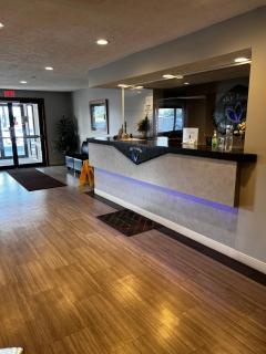 Sky Lodge Inn & Suites - Delavan - Delavan - 2