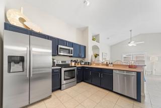 Private Oasis in Kissimmee - Pool, BBQ, Free Parking - Orlando - 4