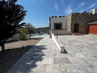 Villa Oasis entre Viñedos cerca de Barcelona con A A y piscina climatizada - 7