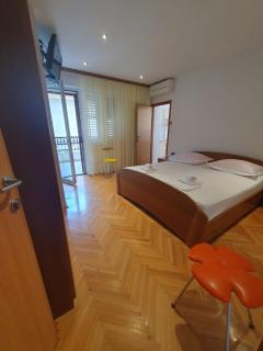 Apartments Carevic Ante - Baška Voda - 9