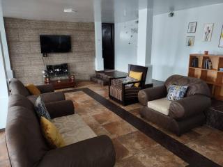 Espectacular Casa Vacacional !Sorprendente vista! - Ambato - 0