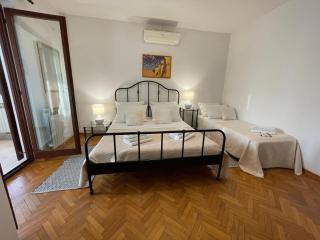 Studio apartment with swimming pool - 2