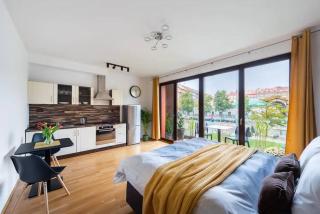 Apartment w/ free garage parking - 0