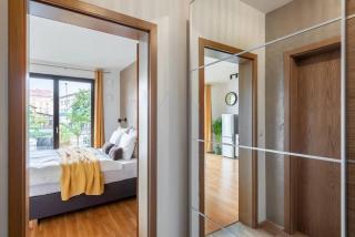 Apartment w/ free garage parking - 4