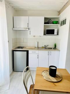 Grand Studio & Terrasse Privée - Hyères - 5