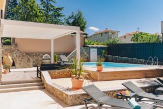 Mary's Villa with heated pool & game room - Malinska - 1