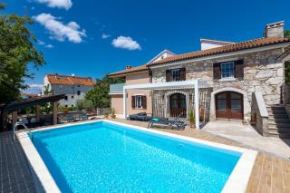 Mary's Villa with Heated Pool, Game Room & EV Plug - 7