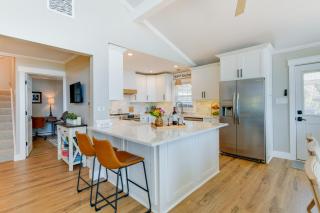 Commodore Bay Waterfront Home on Lake Norman! - Mooresville - 5